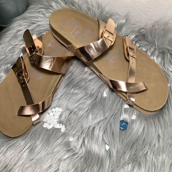 Mad Love Women's Prudence Footbed Sandals - Picture 3 of 3